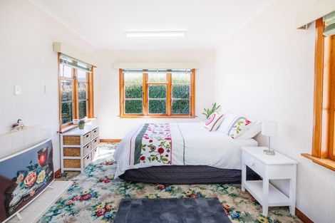 Photo of property in 6 Freyberg Street, Roslyn, Palmerston North, 4414