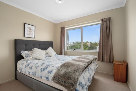 Photo of property in 16 Foundation Place, Glen Eden, Auckland, 0602