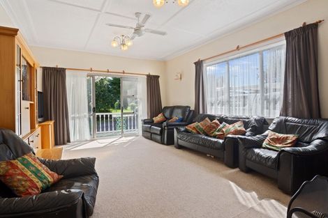 Photo of property in 75-77 Beach Road, Katikati, 3129