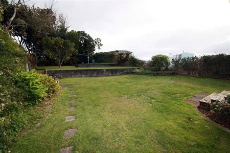 Photo of property in 42 Awanui Street, Merrilands, New Plymouth, 4312