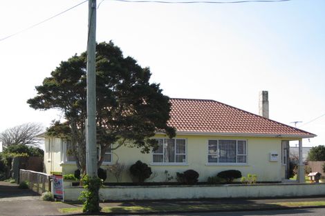Photo of property in 9 Seddon Street, Westown, New Plymouth, 4310