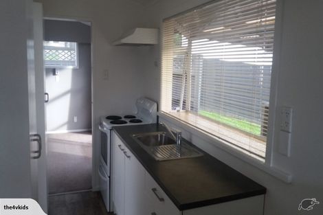 Photo of property in 76a Bradbury Road, Botany Downs, Auckland, 2010