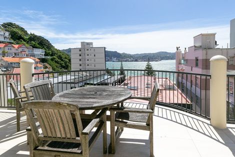 Photo of property in 3/22 Oriental Terrace, Oriental Bay, Wellington, 6011