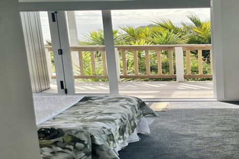 Photo of property in 15 Piha Road, Piha, New Lynn, 0772