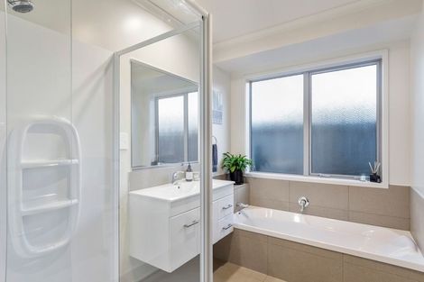 Photo of property in 22 Rainey Crescent, Papamoa Beach, Papamoa, 3118