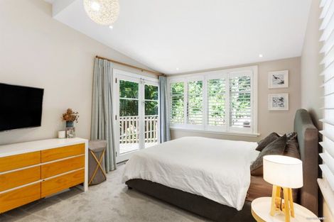 Photo of property in 55 Pupuke Road, Birkenhead, Auckland, 0627