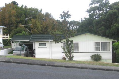 Photo of property in 41 Totaravale Drive, Totara Vale, Auckland, 0629