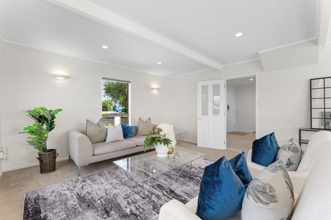 Photo of property in 152 Luckens Road, West Harbour, Auckland, 0618