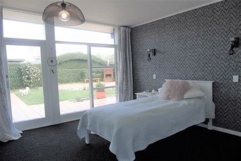 Photo of property in 415 Fergusson Drive, Heretaunga, Upper Hutt, 5018