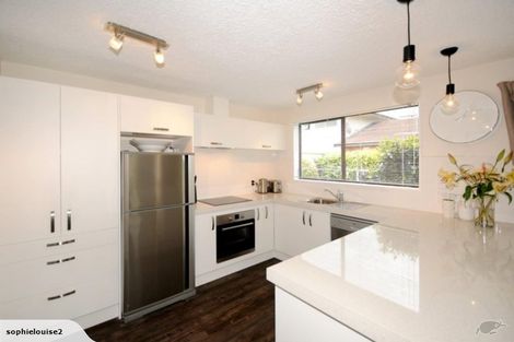 Photo of property in 2/24 Solway Avenue, Ilam, Christchurch, 8041