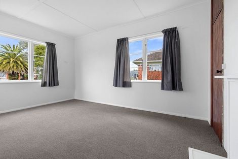 Photo of property in 10 Mcgregor Crescent, Masterton, 5810