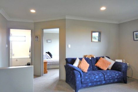 Photo of property in 22 Key West Drive, One Tree Point, 0118