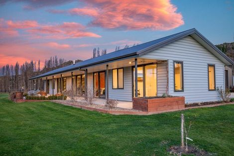 Photo of property in 4 Padgets Lane, Earnscleugh, Alexandra, 9391