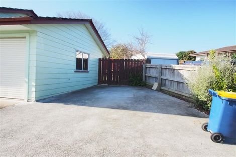 Photo of property in 8 Katrina Place, Massey, Auckland, 0614