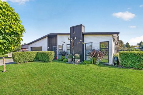 Photo of property in 5 James Kidd Place, Greytown, 5712