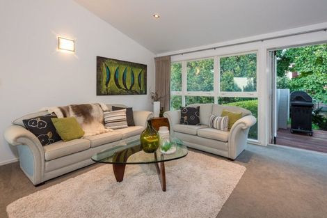 Photo of property in 7 Christensen Place, Forrest Hill, Auckland, 0620