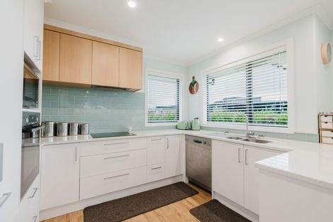 Photo of property in 14 Te Tiireke Drive, Glenview, Hamilton, 3206