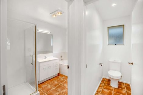 Photo of property in 18 Chic Gardens, Parakai, 0830