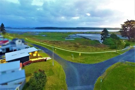 Photo of property in 2 Carter Crescent, Foxton Beach, Foxton, 4815