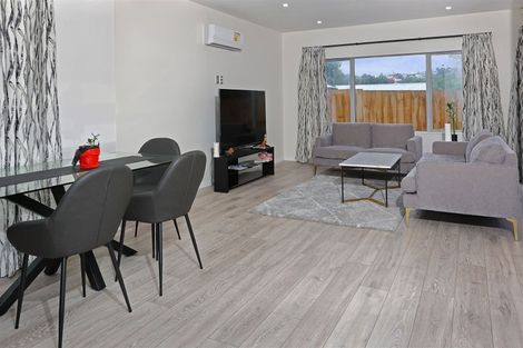 Photo of property in 43c Border Road, Henderson, Auckland, 0612