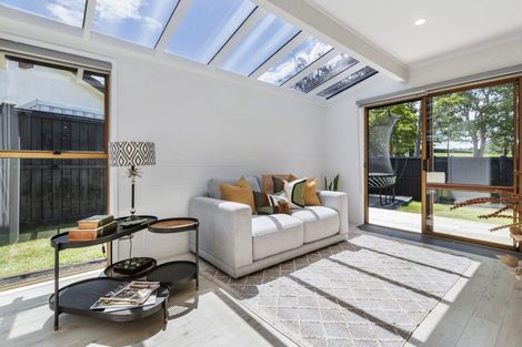 Photo of property in 86 Becroft Drive, Forrest Hill, Auckland, 0620