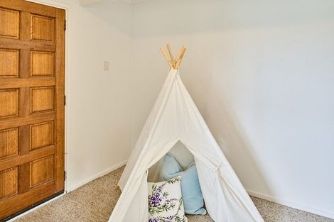 Photo of property in 30 Mana View Road, Paremata, Porirua, 5026