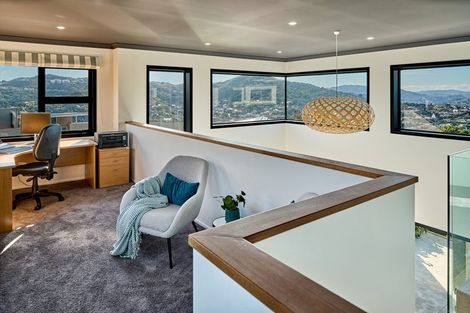 Photo of property in 4 Caughley Grove, Karori, Wellington, 6012