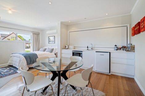 Photo of property in 33 Sargood Drive, Wanaka, 9305