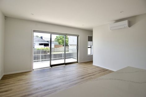 Photo of property in 5/94 Target Road, Totara Vale, Auckland, 0629