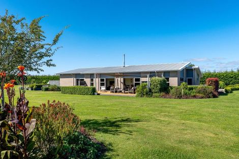 Photo of property in 14 Whitcombe Place, Darfield, 7571