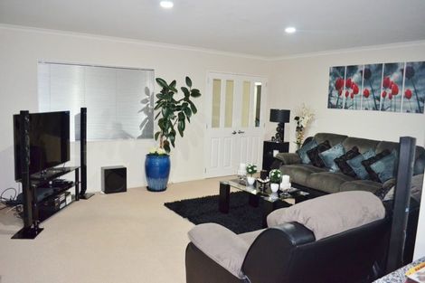 Photo of property in 16 Percy Kinsman Crescent, Riverstone Terraces, Upper Hutt, 5018