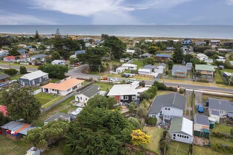 Photo of property in 72 Park Avenue, Waitarere Beach, Levin, 5510