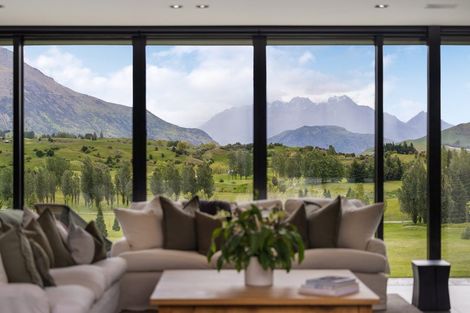 Photo of property in 20 Advance Terrace, Arrowtown, 9302