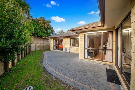 Photo of property in 11 Walter Haddrell Crescent, Flat Bush, Auckland, 2016