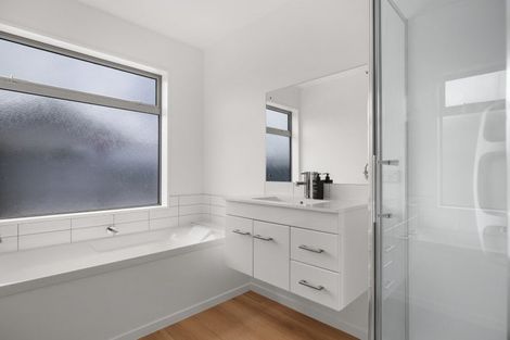 Photo of property in 5a Cone Peak Close, Lake Hayes, Queenstown, 9304