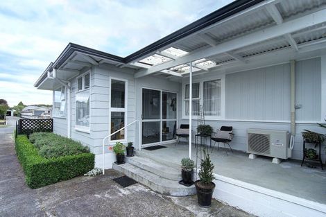 Photo of property in 19 Fisher Place, Carterton, 5713