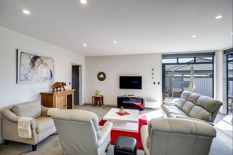 Photo of property in 17 Bourke Place, Havelock North, 4130