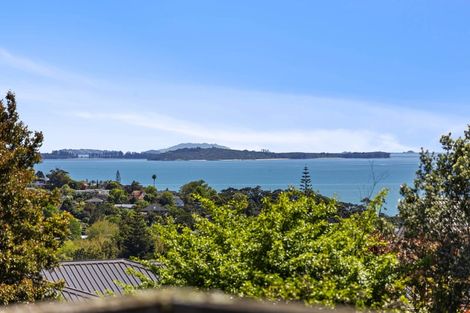 Photo of property in 4 Mellons Bay Road, Howick, Auckland, 2014