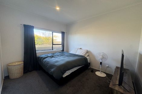 Photo of property in 2a Vivian Street, Burwood, Christchurch, 8083