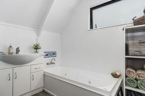 Photo of property in 1281 Papamoa Beach Road, Papamoa Beach, Papamoa, 3118