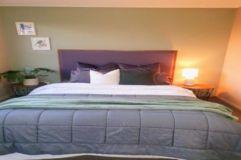 Photo of property in 1/12 Gradwell Place, Two Mile Bay, Taupo, 3330