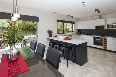 Photo of property in 2/98 Gosford Drive, Botany Downs, Auckland, 2010