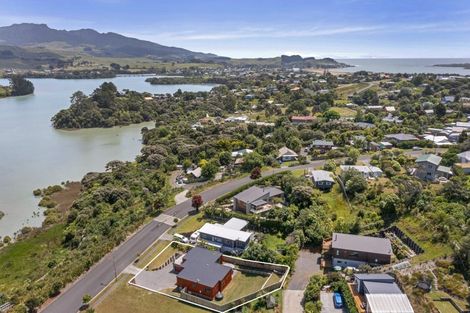 Photo of property in 14 Robertson Street, Raglan, 3225