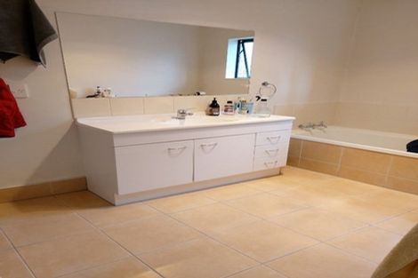 Photo of property in 99a Bolton Street, Blockhouse Bay, Auckland, 0600