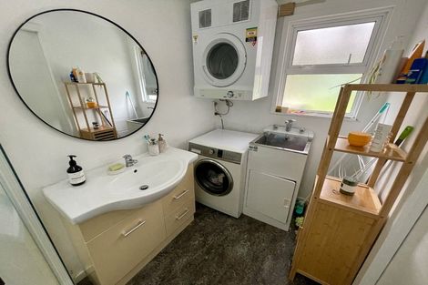 Photo of property in 2 Te Pari Pari Road, Pukerua Bay, 5026