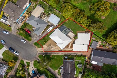 Photo of property in 64 Lemnos Place, Titirangi, Auckland, 0604