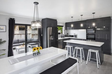 Photo of property in 10 Lili Road, Tuakau, 2121