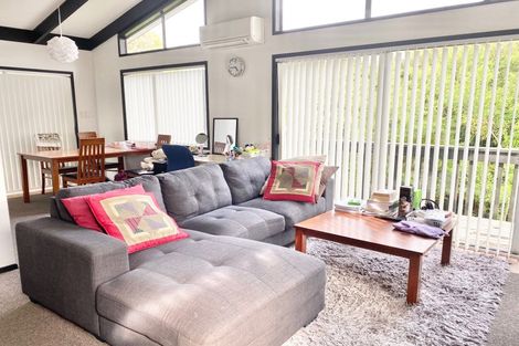 Photo of property in 9a Hutchinsons Road, Bucklands Beach, Auckland, 2014