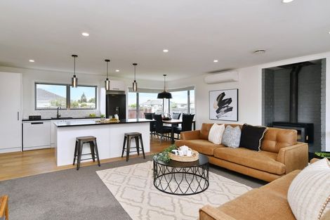 Photo of property in 25 Dunstan Crescent, Hornby, Christchurch, 8042