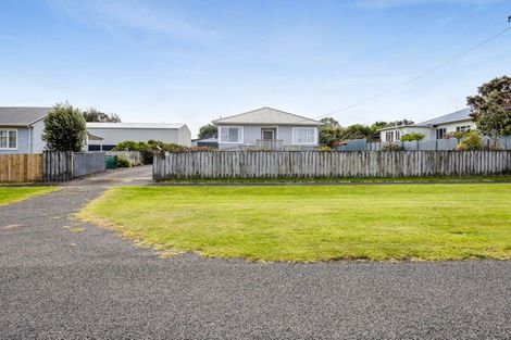 Photo of property in 55 Domett Street, Opunake, 4616